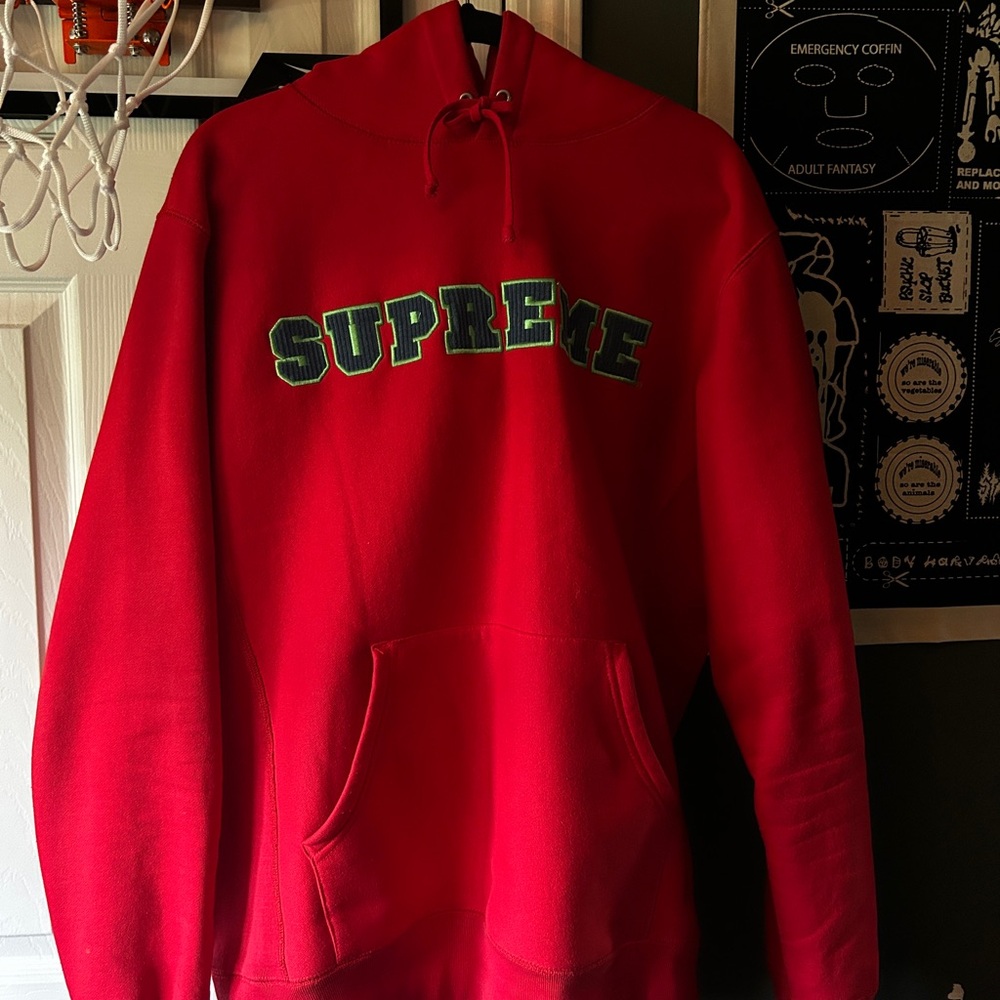 2018 SUPREME HOODIE RED Embroidered Collegiate Logo SIZE X-LARGE